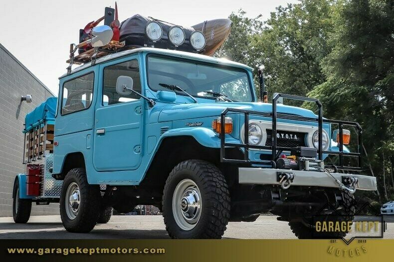 1975 Blue Toyota FJ Cruiser SUV