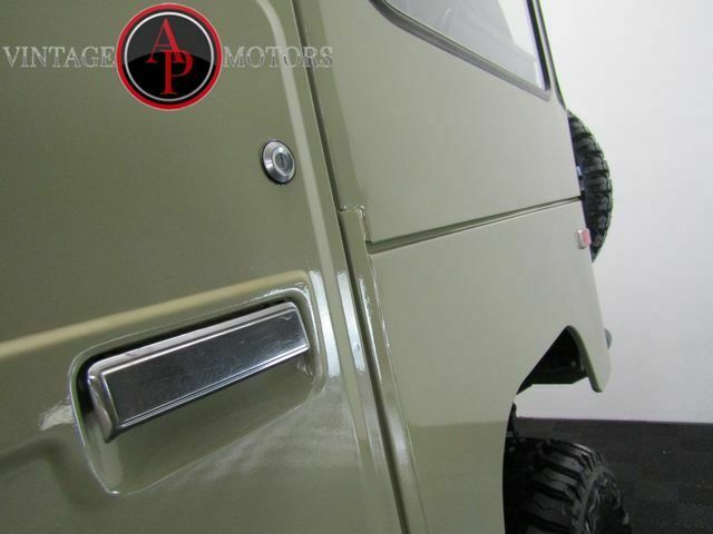 1975 Tan Toyota FJ Cruiser --