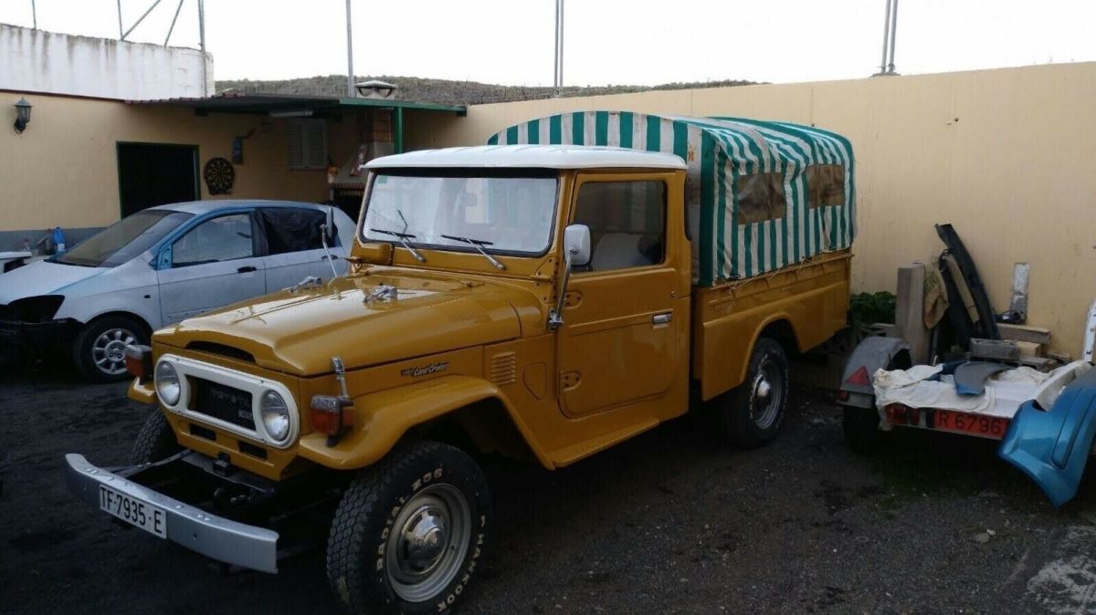 1975 Yellow Toyota Land Cruiser Standard Cab Pickup