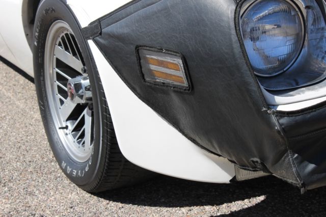 1975 White Pontiac Trans Am Coupe