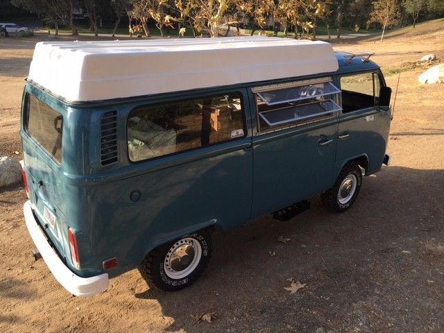 1975 Volkswagen Bus/Vanagon