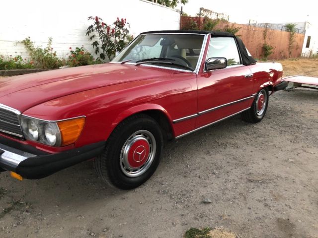 1976 Red Mercedes-Benz SL-Class Coupe