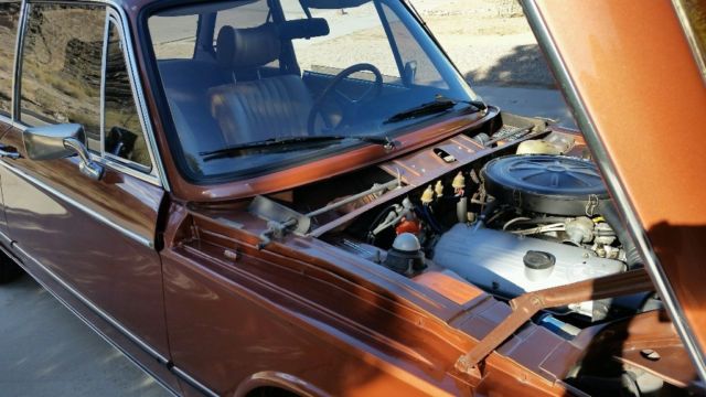 1976 Brown BMW 2002 Coupe