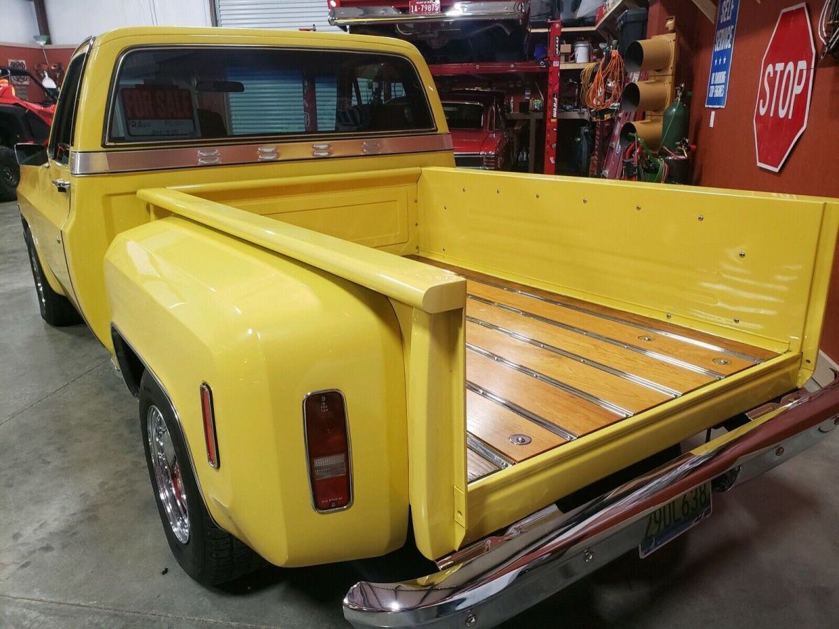 1976 Yellow Chevrolet C-10 Standard Cab Pickup