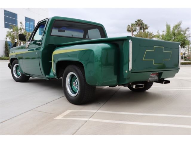 1976 Green Chevrolet C-10 --