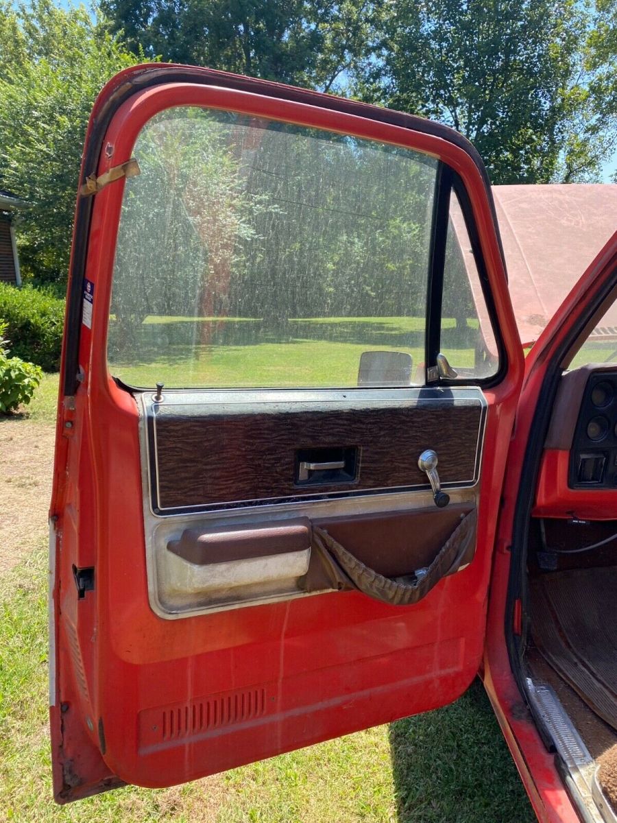 1976 Red Chevrolet C-10 Standard Cab Pickup