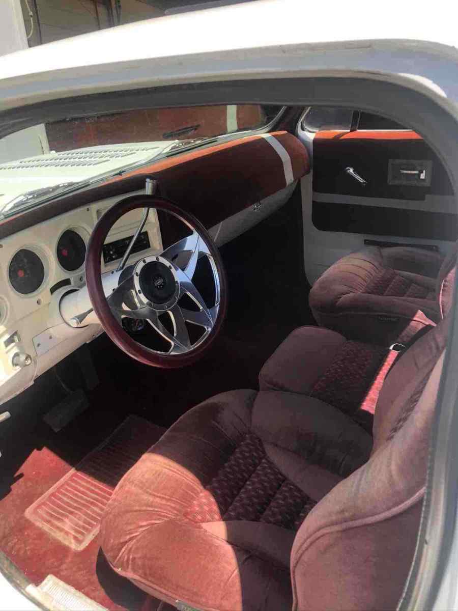 1976 White Chevrolet C10/K10 Pickup