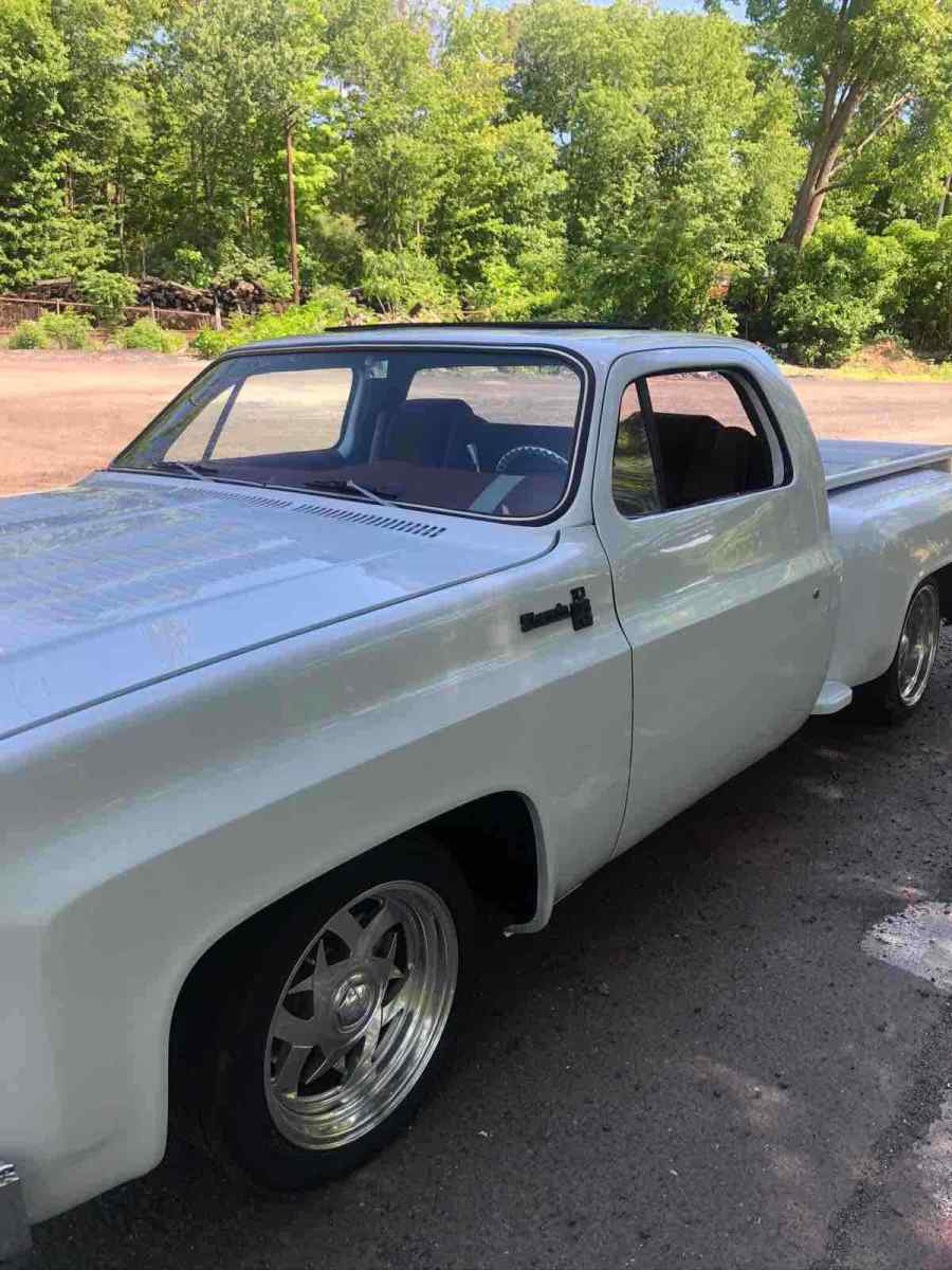 1976 White Chevrolet C10/K10 Pickup
