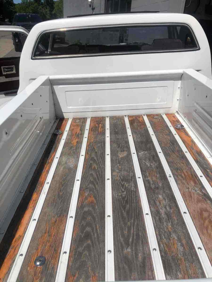 1976 White Chevrolet C10/K10 Pickup