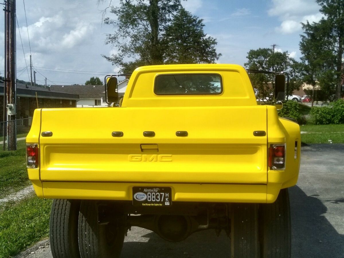 1976 Yellow Chevrolet C30/K30 Pickup