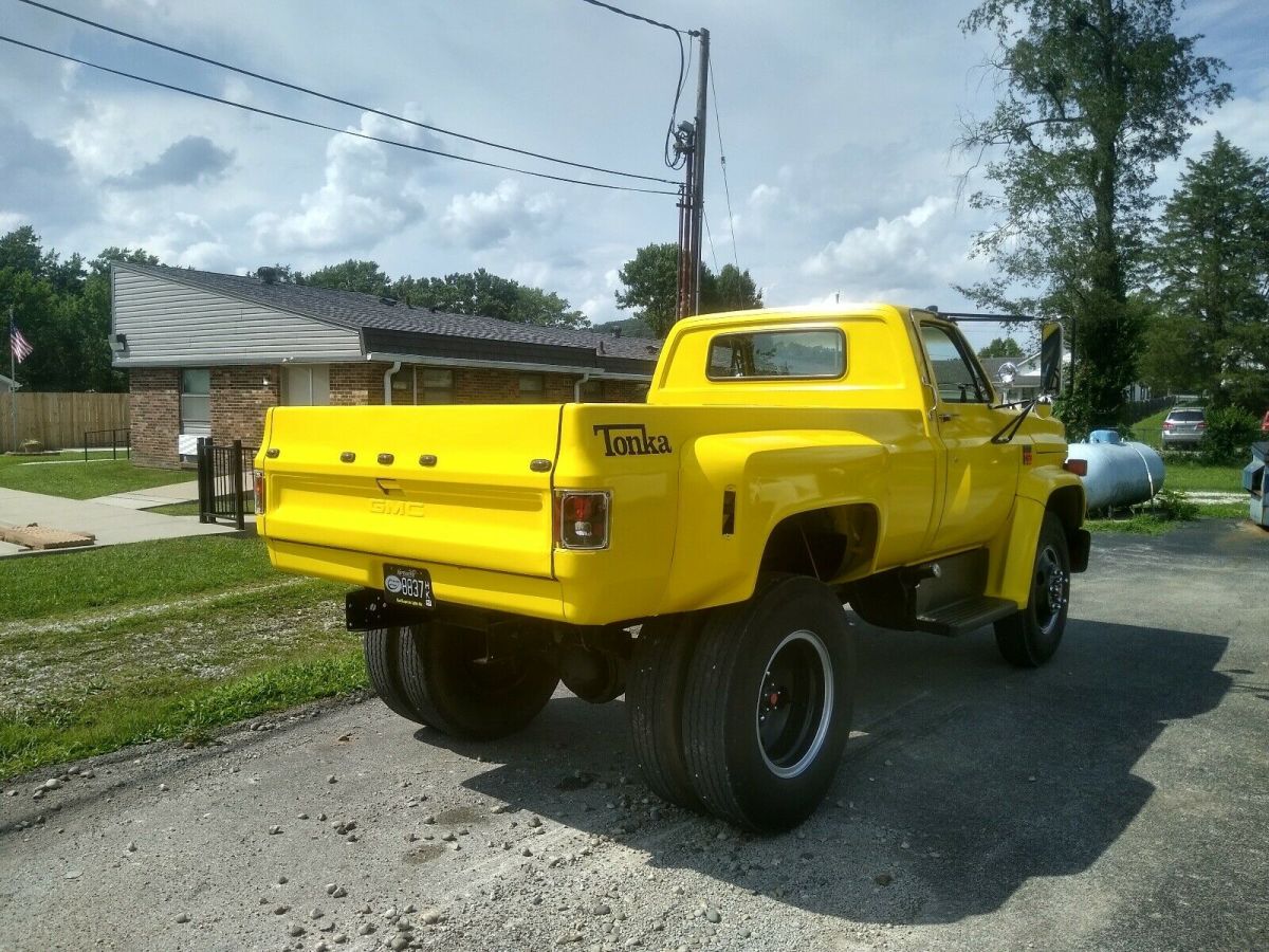 1976 Yellow Chevrolet C30/K30 Pickup