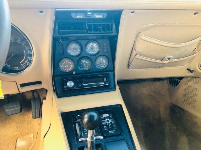 1976 Red Chevrolet Corvette Coupe