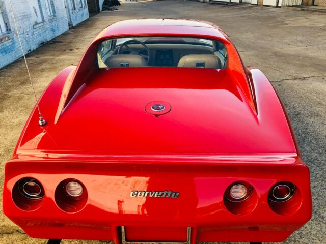 1976 Red Chevrolet Corvette Coupe