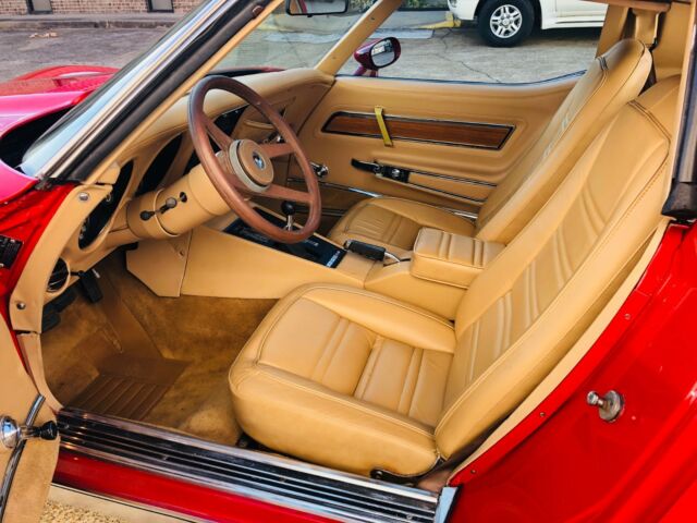 1976 Red Chevrolet Corvette Coupe