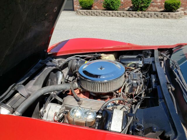 1976 Red Chevrolet Corvette Coupe