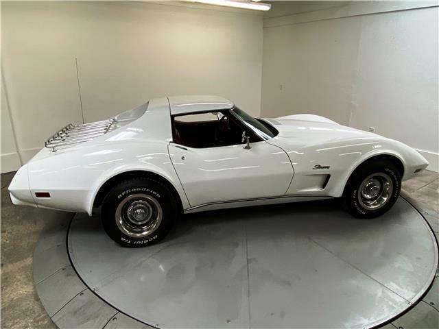 1976 White Chevrolet Corvette Coupe