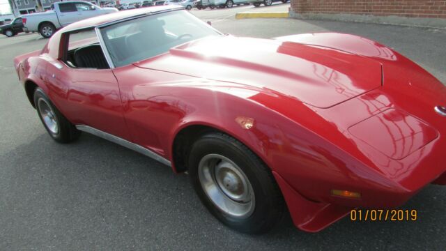 1976 Red Chevrolet Corvette Coupe