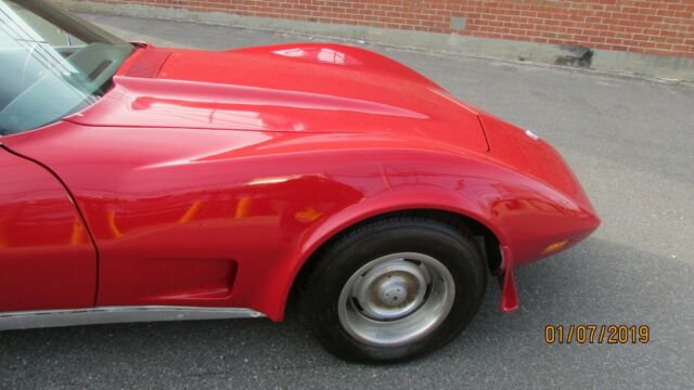 1976 Red Chevrolet Corvette Coupe