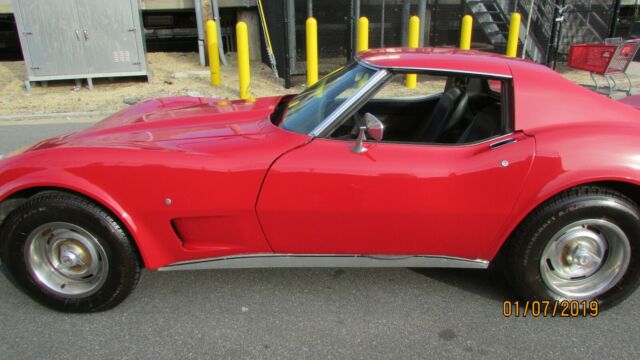 1976 Red Chevrolet Corvette Coupe
