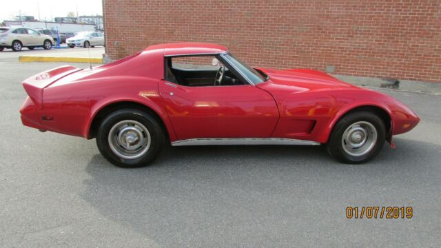 1976 Red Chevrolet Corvette Coupe