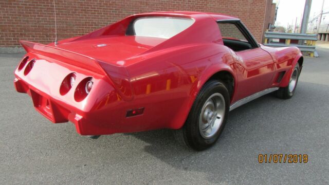 1976 Red Chevrolet Corvette Coupe