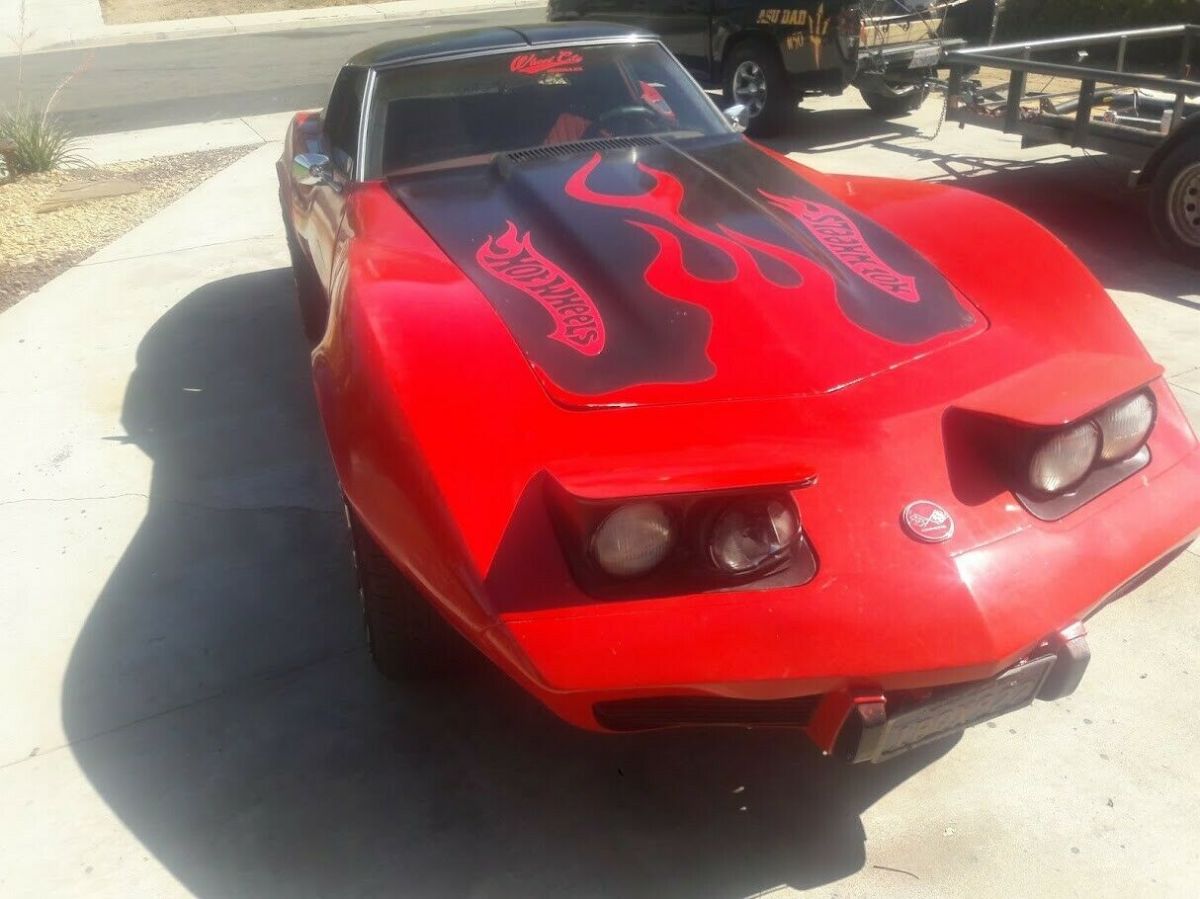 1976 Red Chevrolet Corvette Coupe