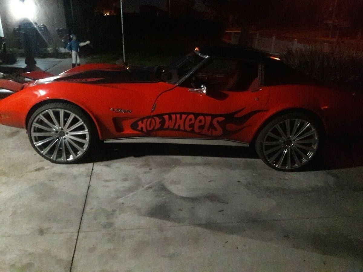 1976 Red Chevrolet Corvette Coupe