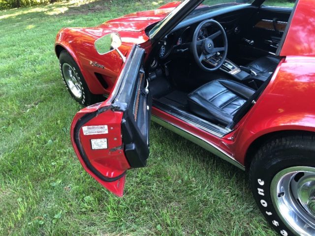1976 Red Chevrolet Corvette Coupe