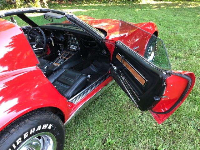 1976 Red Chevrolet Corvette Coupe