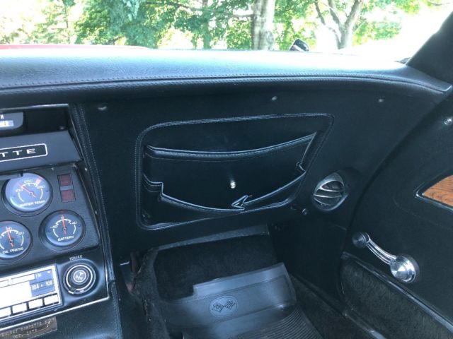 1976 Red Chevrolet Corvette Coupe