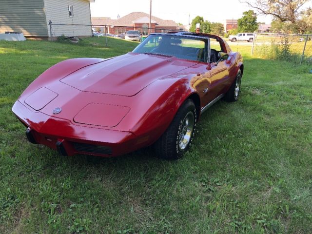 1976 Red Chevrolet Corvette Coupe
