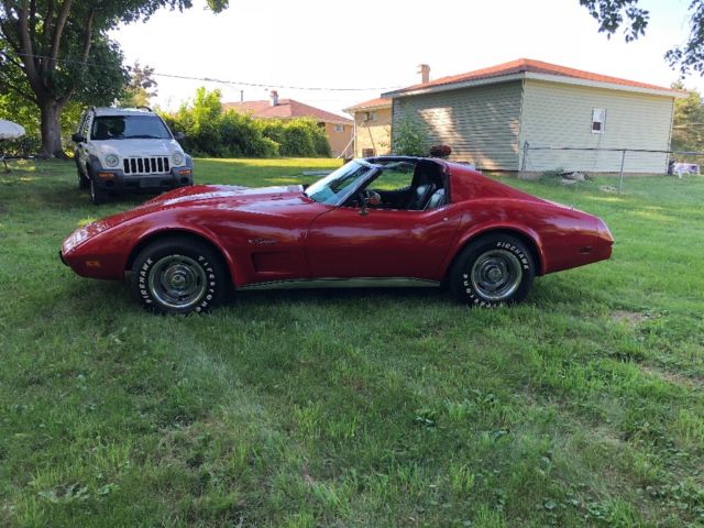 1976 Red Chevrolet Corvette Coupe