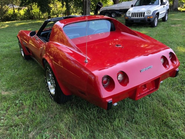 1976 Red Chevrolet Corvette Coupe