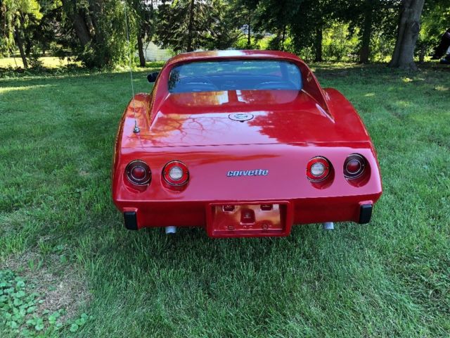 1976 Red Chevrolet Corvette Coupe