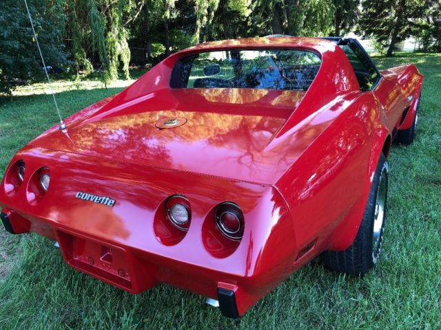 1976 Red Chevrolet Corvette Coupe