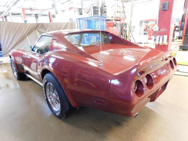 1976 Red Chevrolet Corvette Coupe