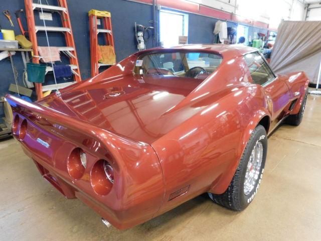 1976 Red Chevrolet Corvette Coupe