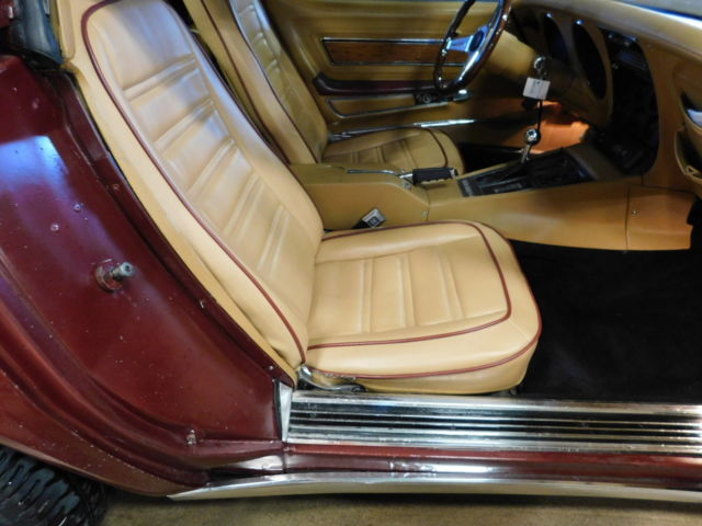 1976 Red Chevrolet Corvette Coupe