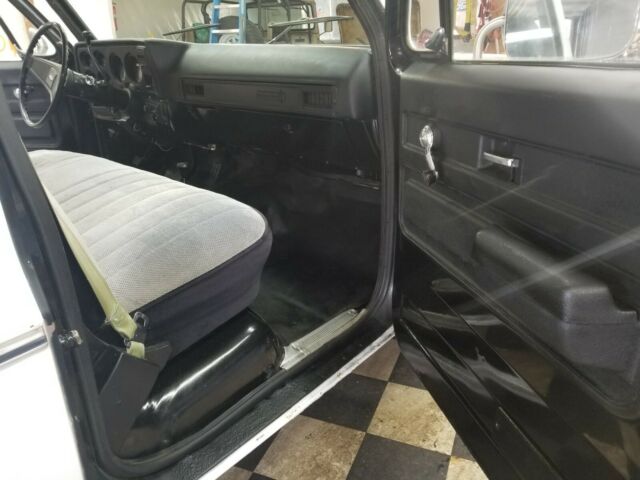 1976 White Chevrolet C/K Pickup 1500 Standard Cab Pickup