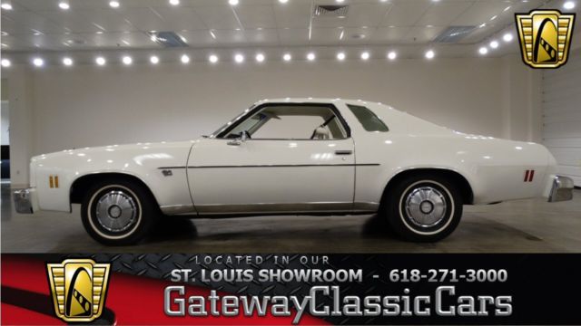 1976 White Chevrolet Malibu --