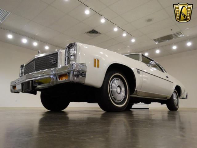 1976 White Chevrolet Malibu --