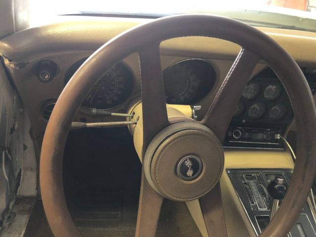 1976 White Chevrolet Corvette