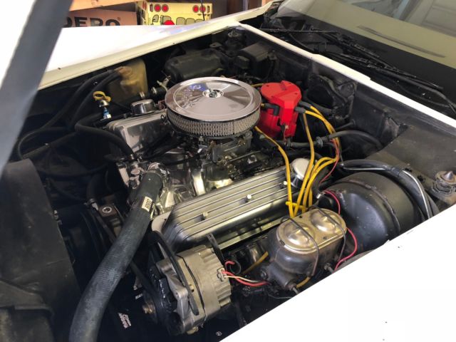 1976 White Chevrolet Corvette