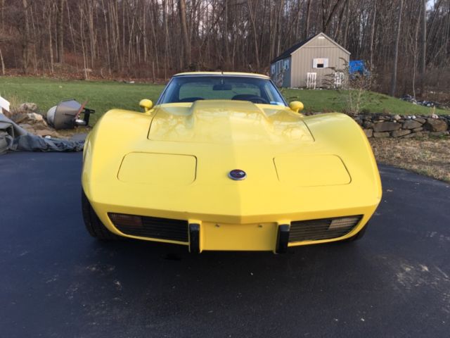 1976 Yellow Chevrolet Corvette Coupe