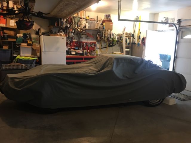 1976 Yellow Chevrolet Corvette Coupe