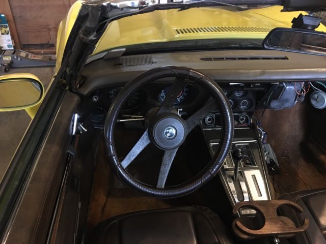 1976 Yellow Chevrolet Corvette Coupe