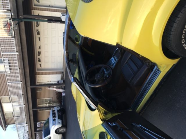 1976 Yellow Chevrolet Corvette Coupe