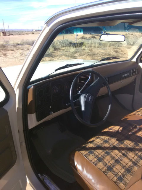 1976 Santa Fe Tan Chevrolet Custom Deluxe C10 Long Bed Single Cab