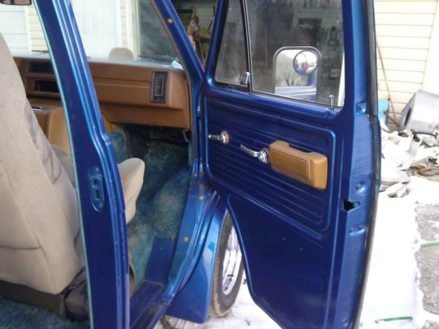 1976 Blue Chevrolet G20 Van shorty van