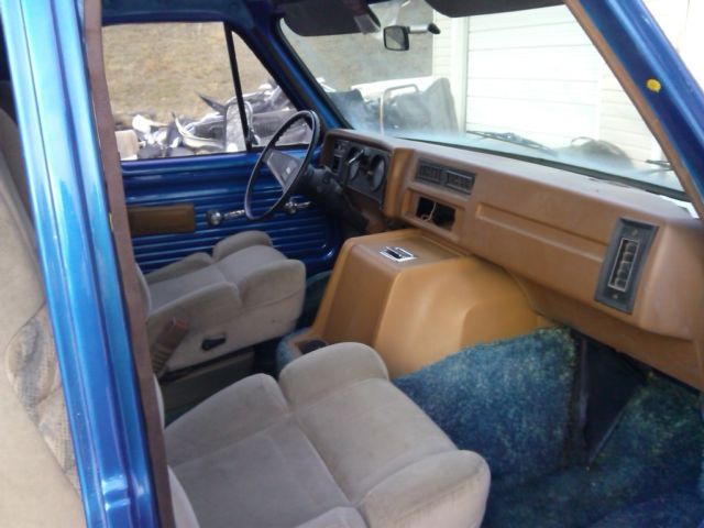 1976 Blue Chevrolet G20 Van shorty van